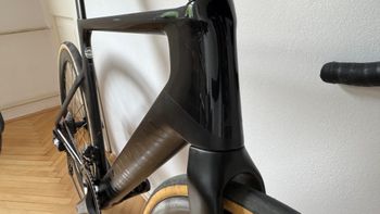 Used Canyon Aeroad CF SLX 8 Disc Di2 2023 2023 Road & Gravel, Black — image 3 of 17
