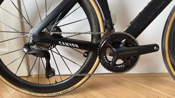 Used Canyon Aeroad CF SLX 8 Disc Di2 2023 2023 Road & Gravel, Black — image 2 of 17