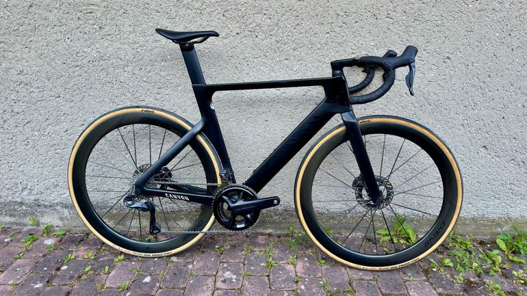 Used Canyon Aeroad CF SLX 8 Disc Di2 2023 2023 Road & Gravel, Black — image 1 of 13