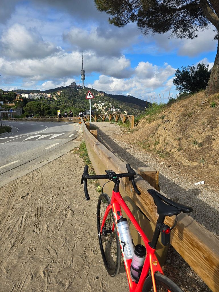 Used Giant TCR Advanced 0 Di2 2025 2025 Road & Gravel — image 1 of 4