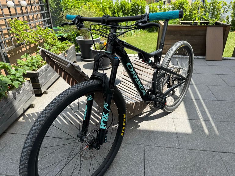 Used Orbea OIZ H30 2022 2022 Mountainbike, Black, 29 — image 2 of 14