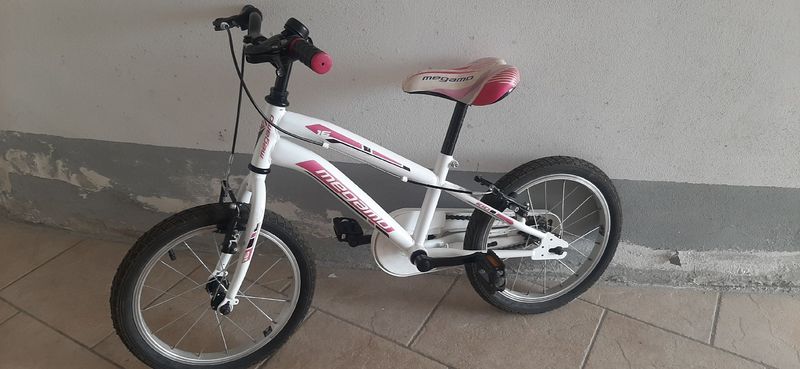 Used Megamo Custom 2023 Youth, White — image 2 of 3