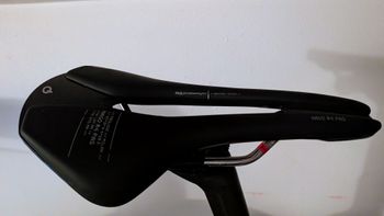 Used Colnago V4Rs Shimano Ultegra Di2 2025 2025 Road & Gravel — image 8 of 10