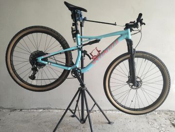 Used Specialized Men's Epic Comp 2018 2018 Mountainbike, Blue, 29 — image 1 of 3