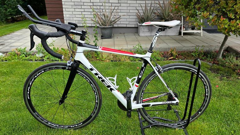 Used Trek Madone 4.7 H2 (Compact) 2012 2012 Road & Gravel, White — image 1 of 20