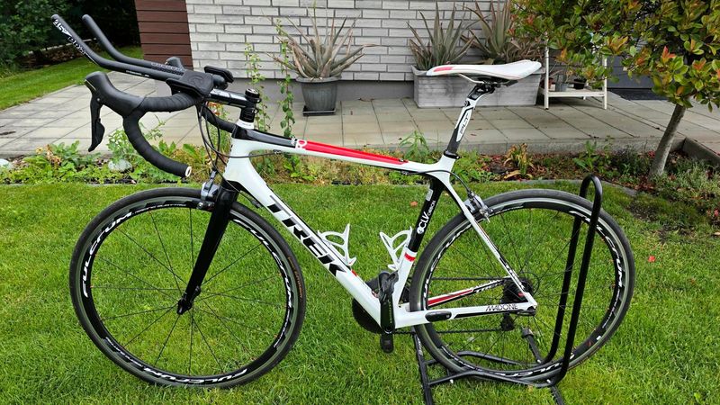 Used Trek Madone 4.7 H2 (Compact) 2012 2012 Road & Gravel, White — image 1 of 20