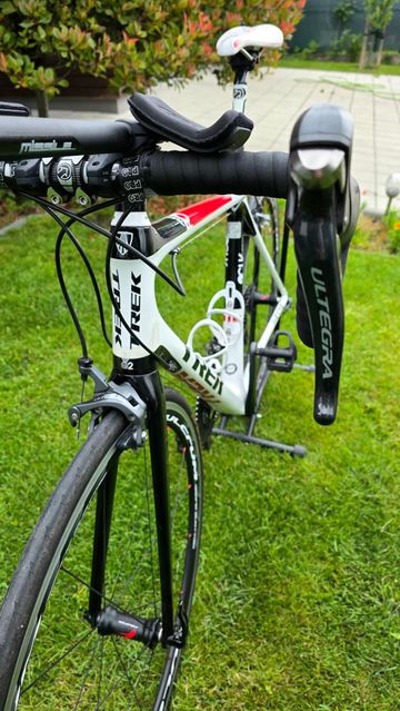 Used Trek Madone 4.7 H2 (Compact) 2012 2012 Road & Gravel, White — image 5 of 20