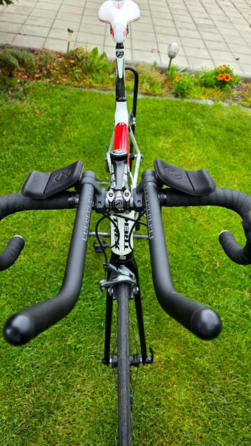 Used Trek Madone 4.7 H2 (Compact) 2012 2012 Road & Gravel, White — image 4 of 20