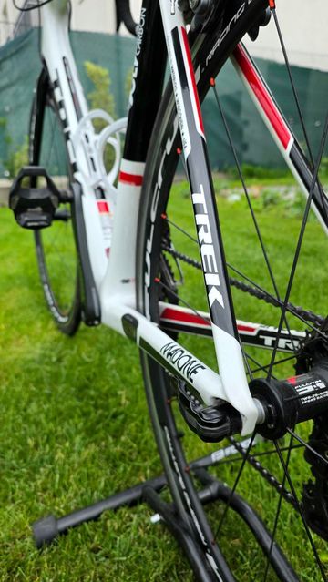 Used Trek Madone 4.7 H2 (Compact) 2012 2012 Road & Gravel, White — image 9 of 20