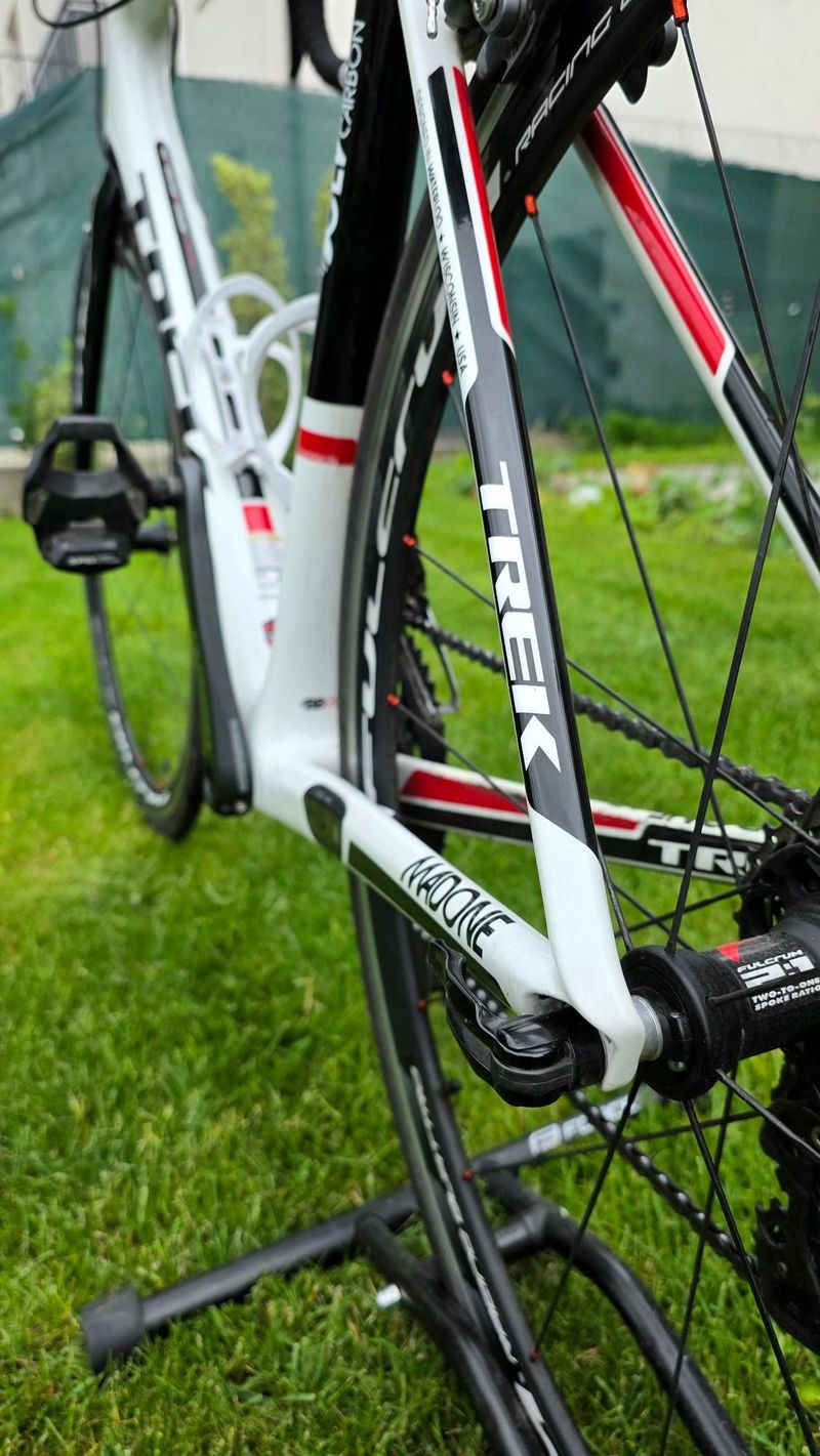 Used Trek Madone 4.7 H2 (Compact) 2012 2012 Road & Gravel, White — image 9 of 20