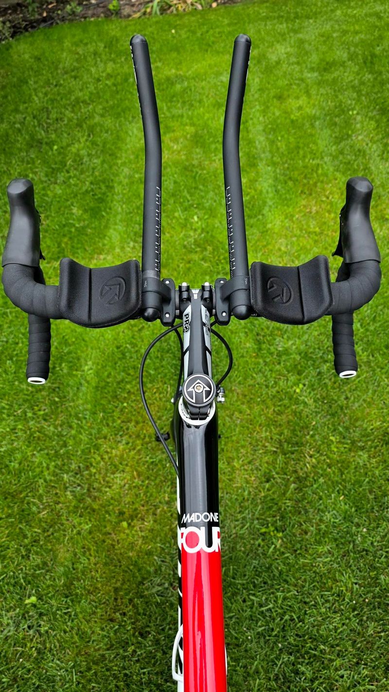 Used Trek Madone 4.7 H2 (Compact) 2012 2012 Road & Gravel, White — image 12 of 20