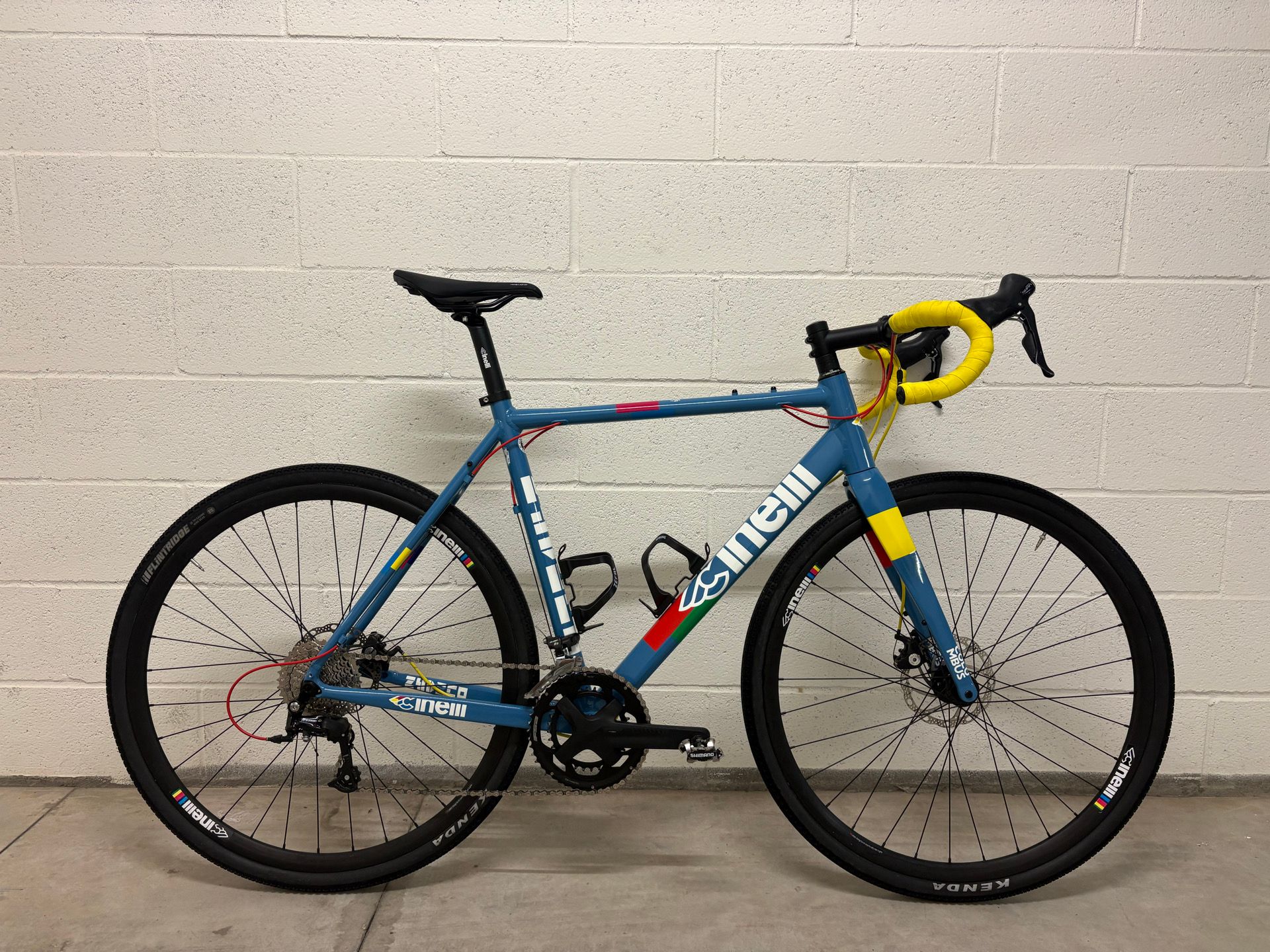 Cinelli ZYDECO LALA - SHIMANO SORA 9V 2024 | buycycle