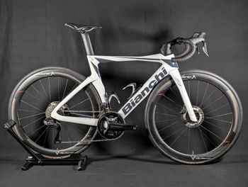 Used Bianchi Oltre Pro Ultegra Di2 2024 2024 Road & Gravel, White — image 3 of 3
