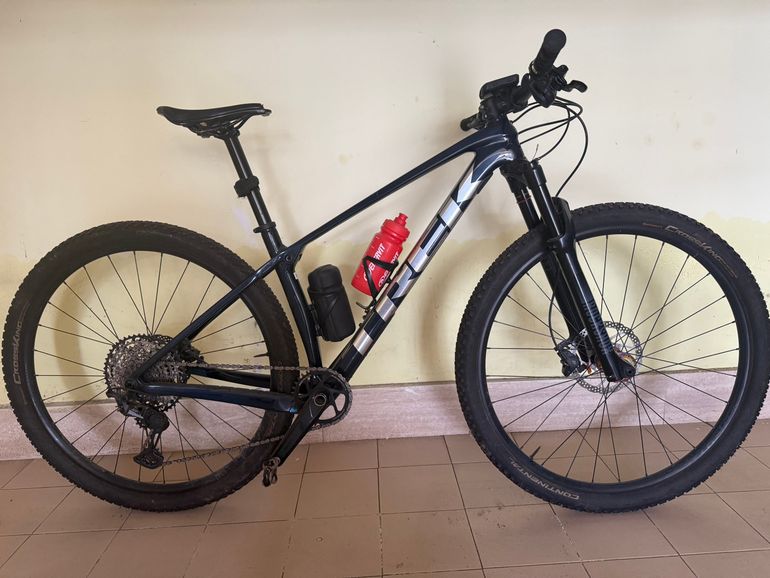 Used Trek Procaliber 9.6 2022 2022 Mountainbike, Blau, 29 — image 1 of 11