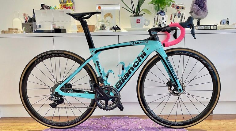 Used Bianchi Oltre XR4 Dura Ace Di2 2021 2021 Road & Gravel — image 3 of 3