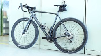 Used Cannondale Synapse Carbon Disc 105 2020 2020 Road & Gravel, Light Gray — image 5 of 15