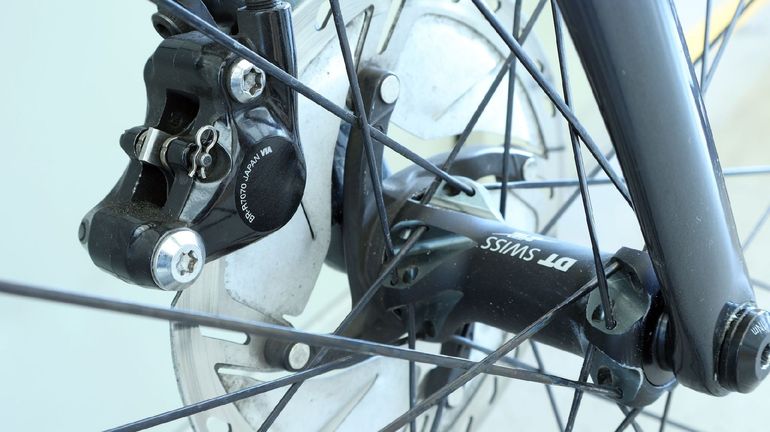 Used Cannondale Synapse Carbon Disc 105 2020 2020 Road & Gravel, Light Gray — image 10 of 15