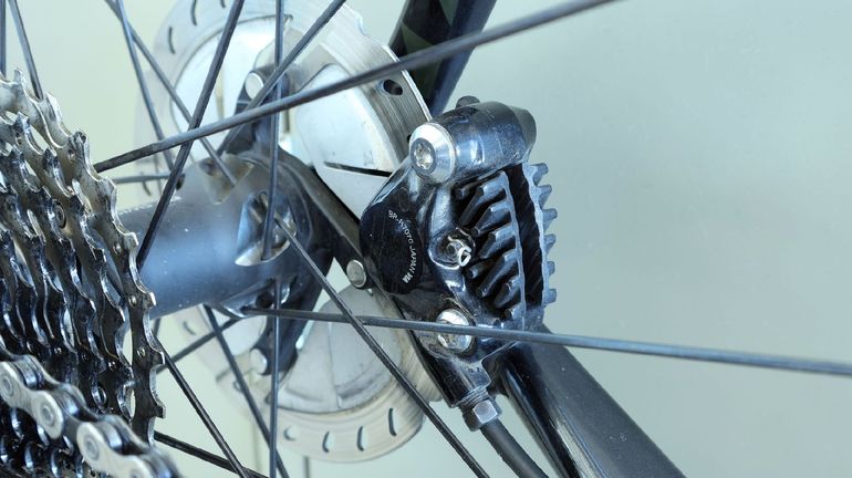 Used Cannondale Synapse Carbon Disc 105 2020 2020 Road & Gravel, Light Gray — image 9 of 15