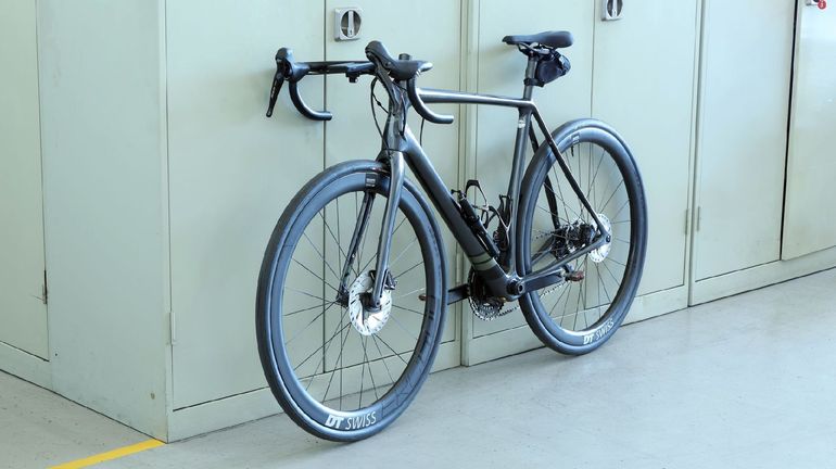 Used Cannondale Synapse Carbon Disc 105 2020 2020 Road & Gravel, Light Gray — image 4 of 15