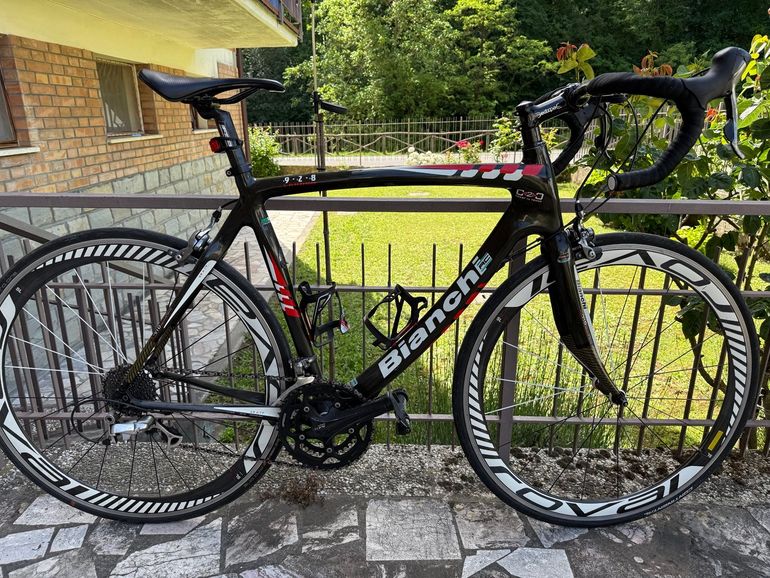Used Bianchi Infinito Ultegra Compact 2013 2013 Road & Gravel, Schwarz — image 5 of 9