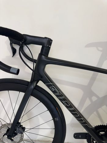 Used Giant TCR 0 Advanced SL Disc Di2 2022 Road & Gravel, Black — image 15 of 17