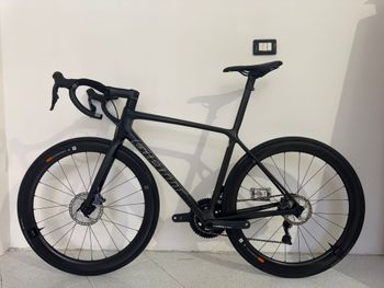 Used Giant TCR 0 Advanced SL Disc Di2 2022 Road & Gravel, Black — image 2 of 17