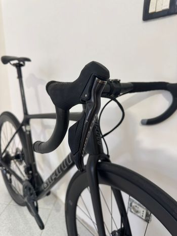 Used Giant TCR 0 Advanced SL Disc Di2 2022 Road & Gravel, Black — image 12 of 17