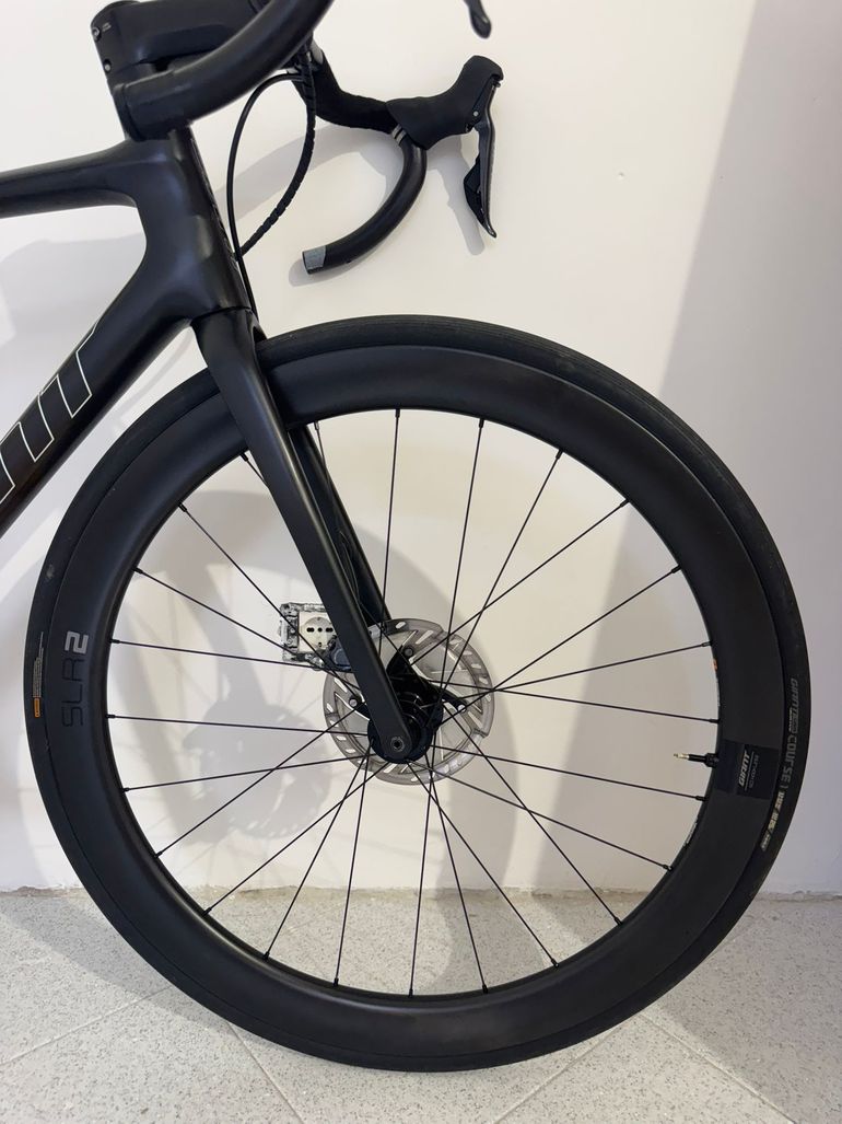 Used Giant TCR 0 Advanced SL Disc Di2 2022 Road & Gravel, Black — image 11 of 17