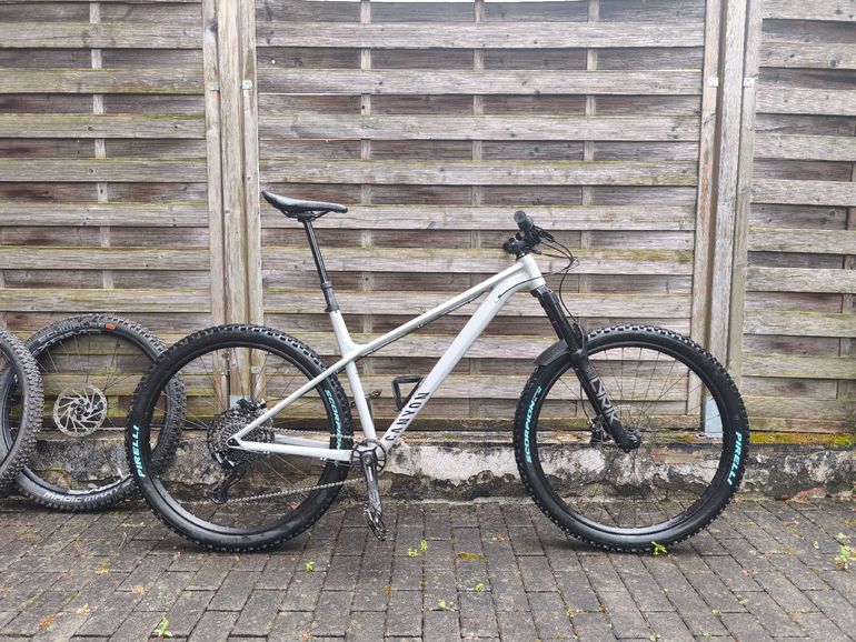 Used Canyon Stoic 3 2023 2023 Mountainbike, Light Gray, 27.5, 29 — image 1 of 13