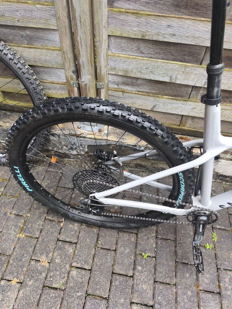 Used Canyon Stoic 3 2023 2023 Mountainbike, Light Gray, 27.5, 29 — image 7 of 13
