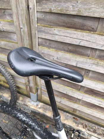 Used Canyon Stoic 3 2023 2023 Mountainbike, Light Gray, 27.5, 29 — image 9 of 13
