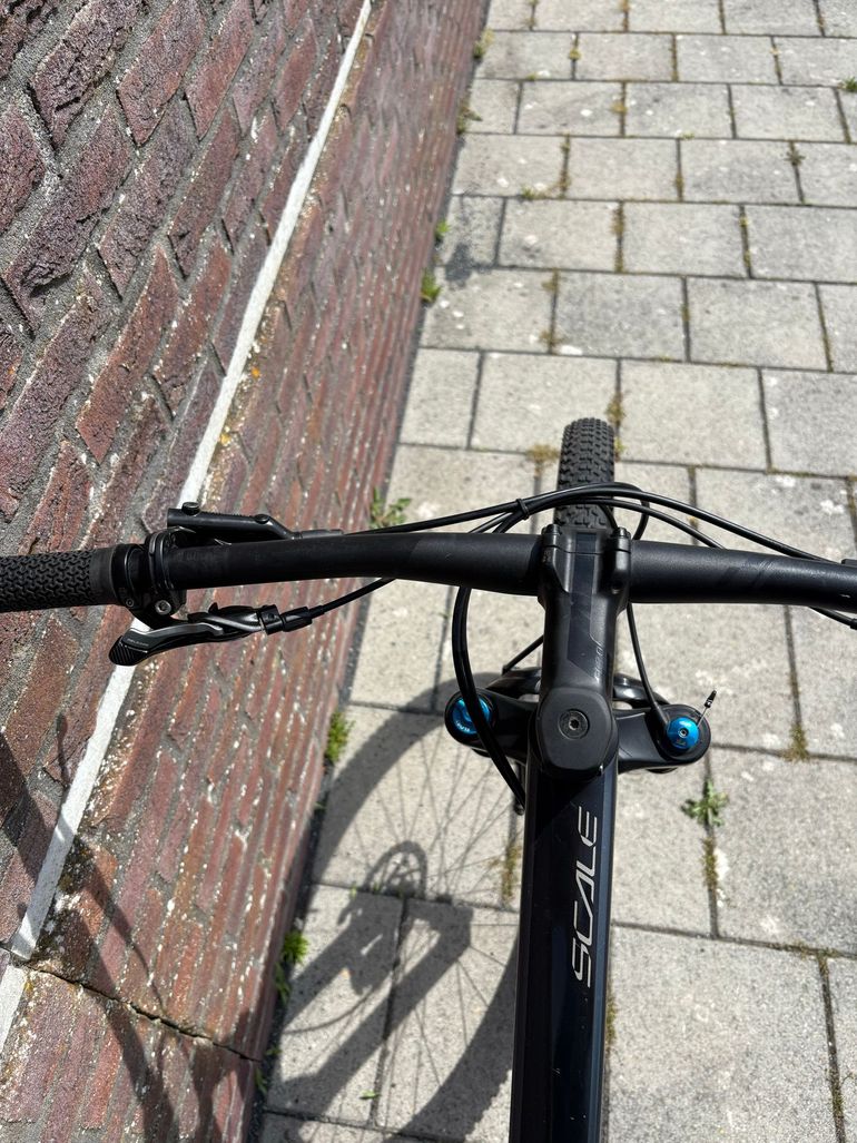Used Scott Scott Scale 925 Carbon 2021 Mountainbike, Light Gray — image 13 of 18