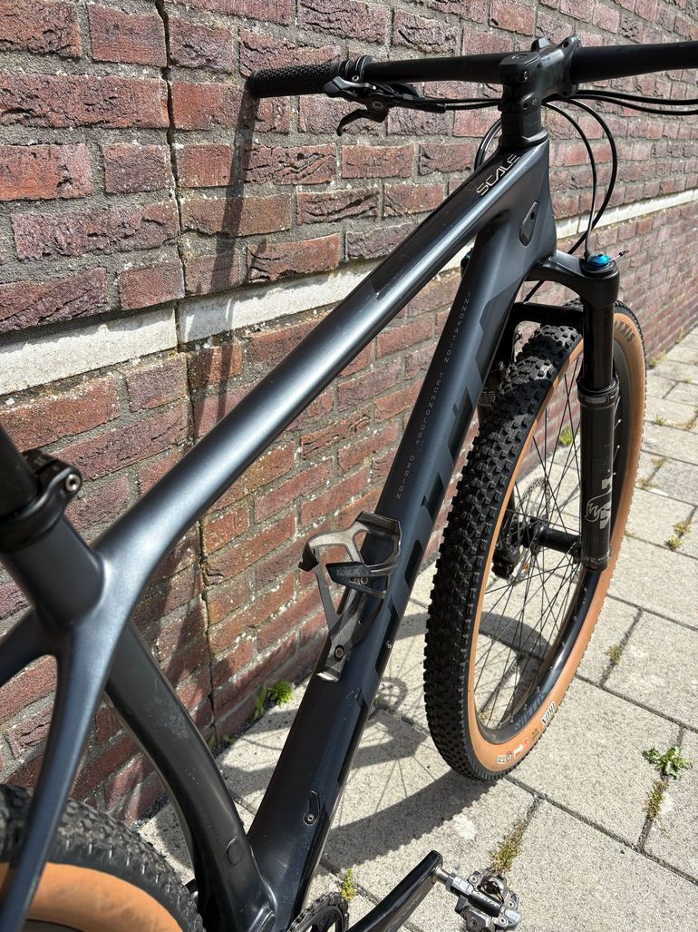 Used Scott Scott Scale 925 Carbon 2021 Mountainbike, Light Gray — image 15 of 18
