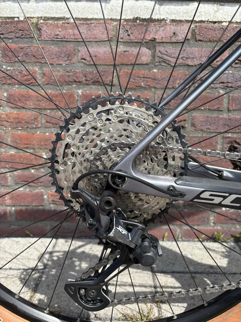 Used Scott Scott Scale 925 Carbon 2021 Mountainbike, Light Gray — image 3 of 18