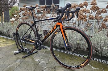 Used Giant TCR Advanced 1 Disc-KOM 2018 2018 Road & Gravel