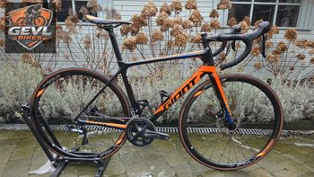 Used Giant TCR Advanced 1 Disc-KOM 2018 2018 Road & Gravel, Orange — image 2 of 16