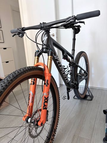 Used Specialized Epic SRAM X01 Eagle AXS 2023 Mountainbike, Light Gray, 29 — image 2 of 14