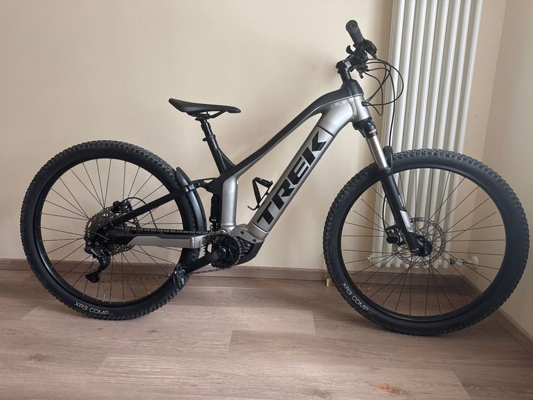 Used Trek Powerfly FS 4 500 Gen 2 2023 2023 Mountainbike — image 1 of 7