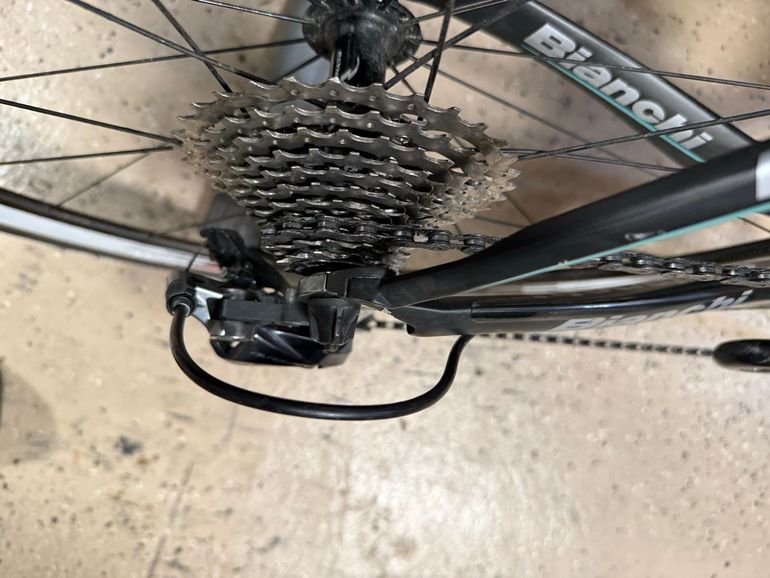 Used Bianchi Oltre Shimano Dura Ace 2015 Road & Gravel, Black — image 4 of 12