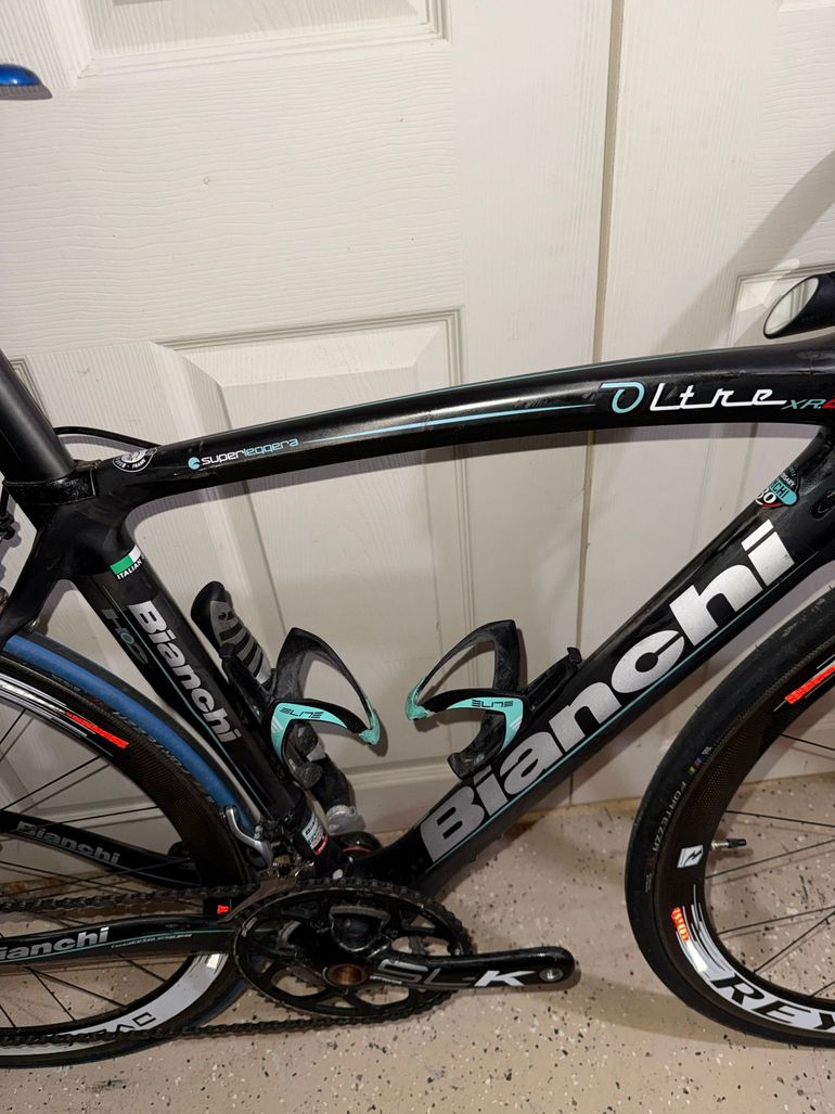 Used Bianchi Oltre Shimano Dura Ace 2015 Road & Gravel, Black — image 11 of 12