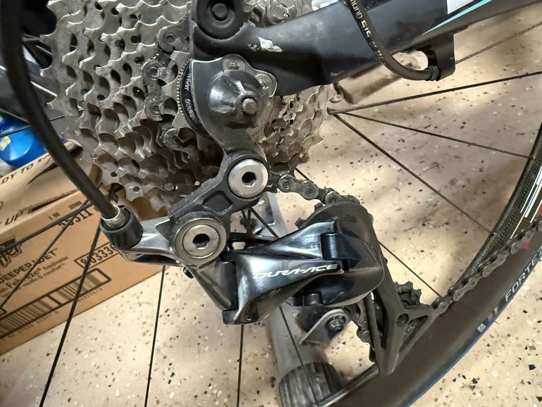Used Bianchi Oltre Shimano Dura Ace 2015 Road & Gravel, Black — image 6 of 12
