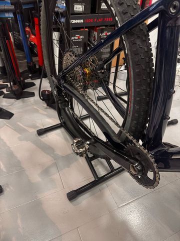 Used Trek Procaliber 9.6 2023 2023 Mountainbike, Blue, 29 — image 3 of 6