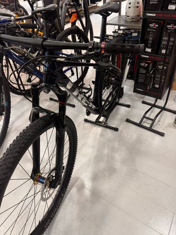 Used Trek Procaliber 9.6 2023 2023 Mountainbike, Blue, 29 — image 5 of 6