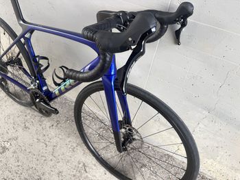 Used Trek Madone SL 5 Gen 8 2025 2025 Road & Gravel, Blue — image 7 of 9