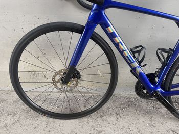 Used Trek Madone SL 5 Gen 8 2025 2025 Road & Gravel, Blue — image 4 of 9