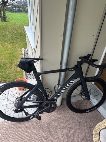 Used Canyon Aeroad CF SLX 8 Di2 – Gr. M – Modell 2026 -Powermeter Canyon Aeroad CF SLX 8 Di2 – Gr. M – Modell 2026 -Powermeter Custom Shimano Ultegra Di2 2024 Road & Gravel, Black — image 2 of 4