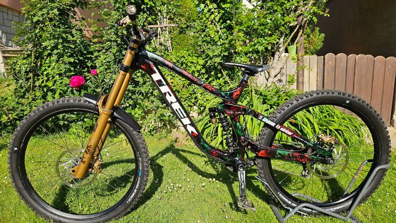 Used Trek Session 9 X01 2024 2024 Mountainbike, Red — image 2 of 5