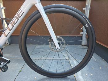Used CUBE ATTAIN C:62, SLX 2025 2025 Road & Gravel, White — image 5 of 11