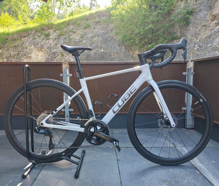 Used CUBE ATTAIN C:62, SLX 2025 2025 Road & Gravel, White — image 1 of 11