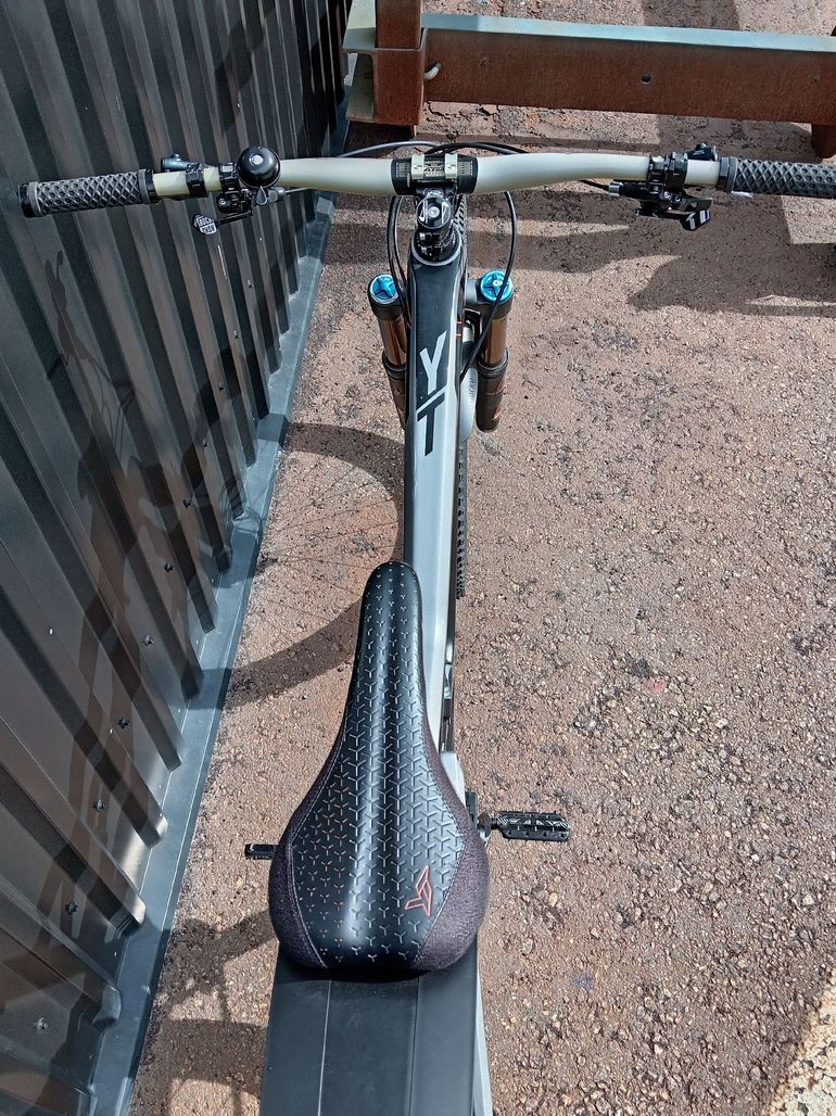 Used YT Industries CF SRAM X01 2018 Mountainbike, Light Gray — image 21 of 25